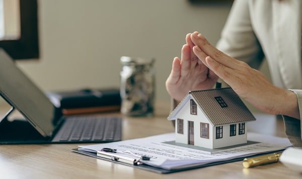 How Home Insurance Protects Personal Belongings Inside Your House
